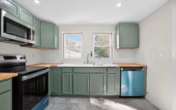 306 7th St E in Warrior, AL - Foto de edificio - Building Photo