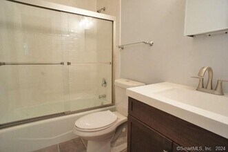 24 Ferris Ave in Norwalk, CT - Building Photo - Building Photo