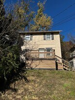 136 Lorentz St in Morgantown, WV - Building Photo