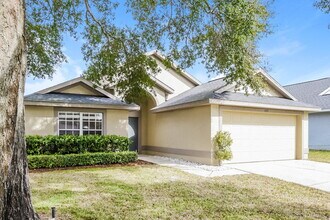 1035 Pine St in Apopka, FL - Foto de edificio - Building Photo