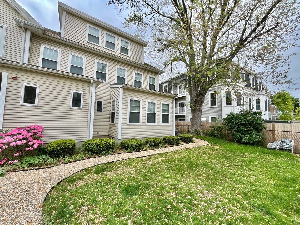 17 Raymond St, Unit 1 in Boston, MA - Building Photo