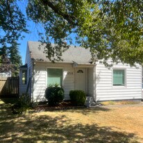 2715 O St in Vancouver, WA - Building Photo