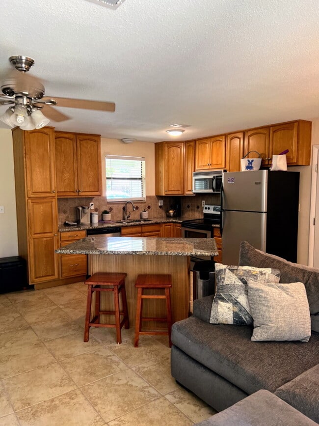 137 Deville Dr in Mary Esther, FL - Building Photo - Building Photo