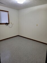 211 W Glenmore Dr in Gretna, NE - Building Photo - Building Photo