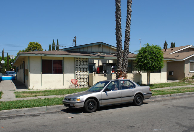 1839 E Grove Ave in Orange, CA - Building Photo - Building Photo