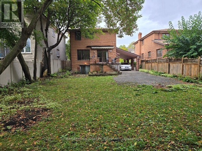 607 Coldstream Ave in Toronto, ON - Building Photo - Building Photo