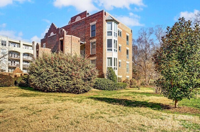 328 W 6th St, Unit 1 in Charlotte, NC - Building Photo - Building Photo