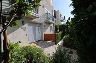 1818 Thurman Ave.-Unit -1818 in Los Angeles, CA - Building Photo - Building Photo
