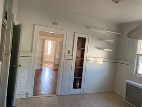 7 Sager Pl, Unit 2R in Irvington, NJ - Foto de edificio - Building Photo