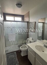 15425 Brasa Ln in Moreno Valley, CA - Foto de edificio - Building Photo