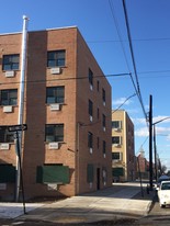 429 Wyona St in Brooklyn, NY - Building Photo - Building Photo