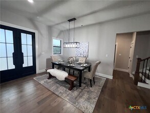 725 Winding View in New Braunfels, TX - Foto de edificio - Building Photo