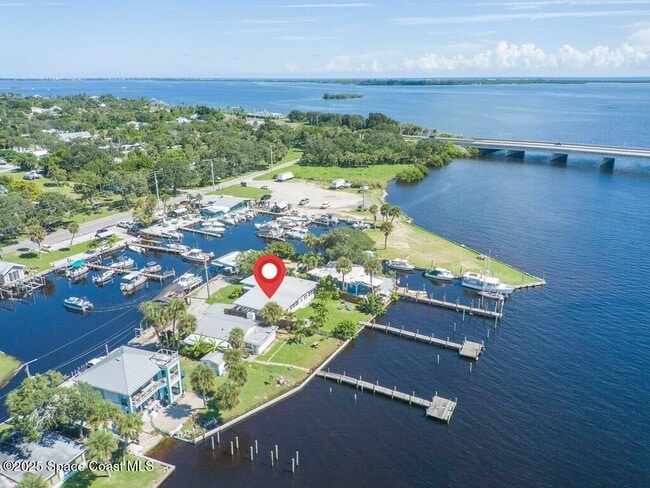 3957 Canal Dr in Sebastian, FL - Building Photo - Building Photo