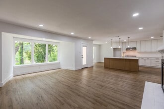 Room in House on Reedcroft Dr in Farmers Branch, TX - Building Photo - Building Photo