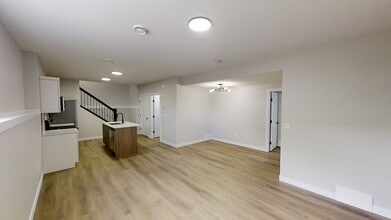 12809-1103A 103 A St in Grande Prairie, AB - Building Photo - Building Photo