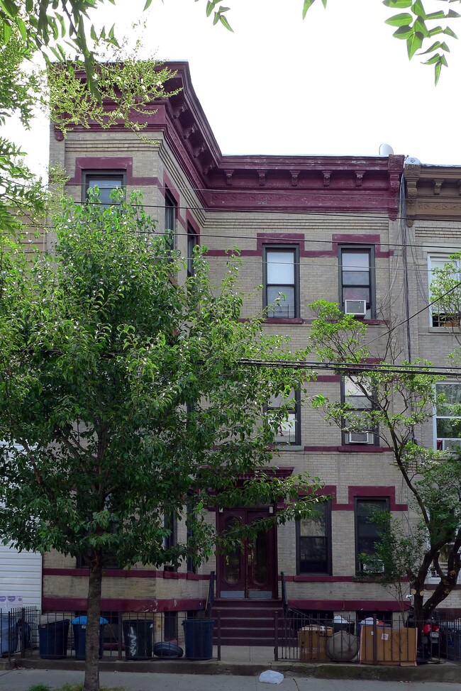 1734 Greene Ave in Flushing, NY - Building Photo - Building Photo