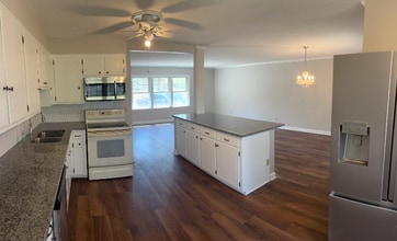 1280 State Rd S-28-484 in Lugoff, SC - Building Photo - Building Photo