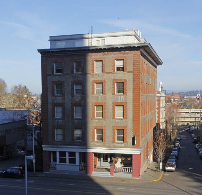 The Victorian Apartments in Portland, OR - Building Photo - Building Photo