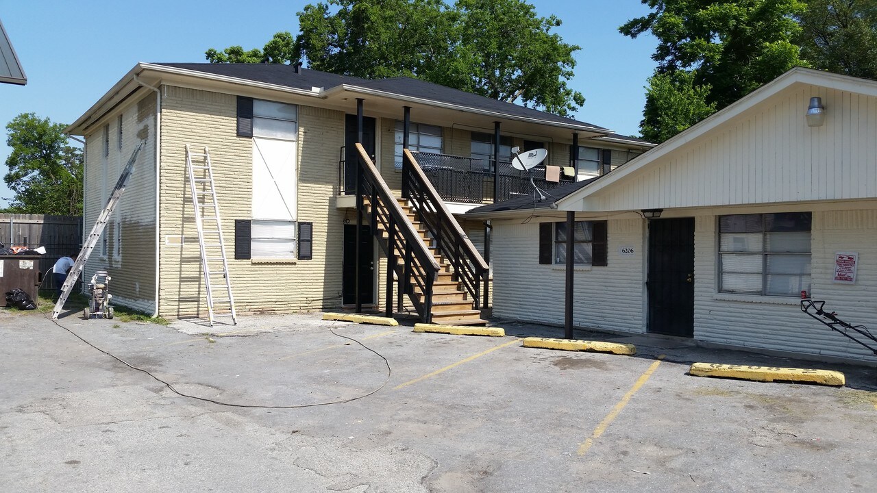 6204 Culberson St in Houston, TX - Building Photo