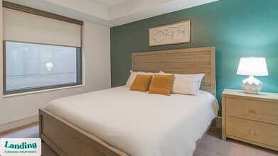 777 Preston St, Unit 12J in Houston, TX - Building Photo - Building Photo