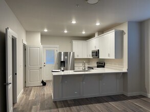 430 S 2nd St in Chelan, WA - Building Photo - Building Photo