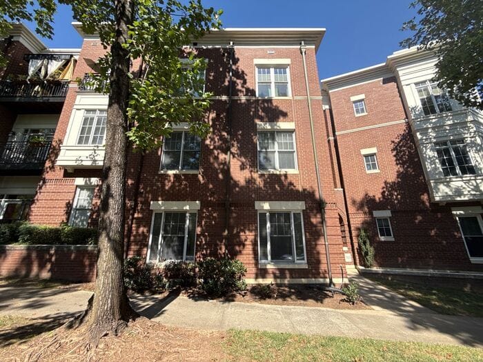 739 Garden District Dr in Charlotte, NC - Foto de edificio