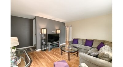 5940 N Lydell Ave in Whitefish Bay, WI - Building Photo - Building Photo