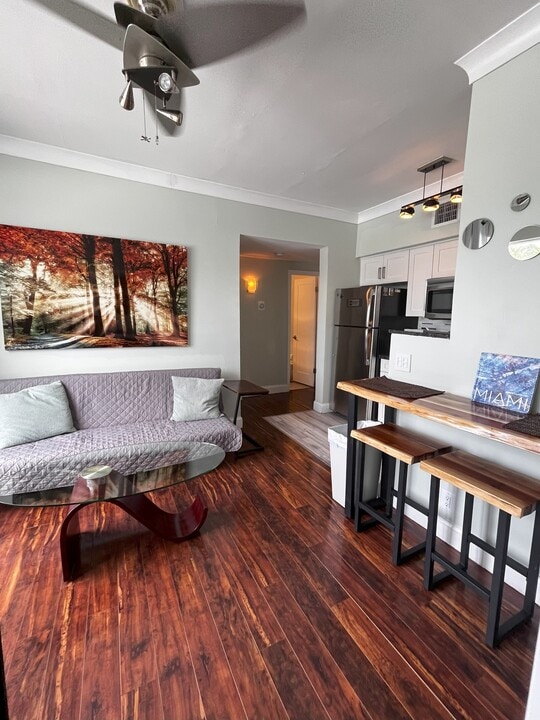 1320 Drexel Ave in Miami Beach, FL - Building Photo