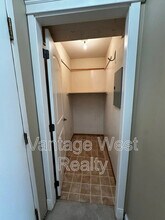 3160-3160 De Montreuil Ct in Kelowna, BC - Building Photo - Building Photo