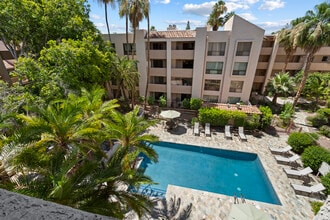 Del Prado in Phoenix, AZ - Foto de edificio - Building Photo