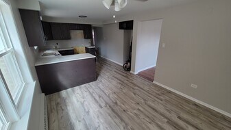 4644 N Sayre Ave, Unit 1 in Harwood Heights, IL - Building Photo