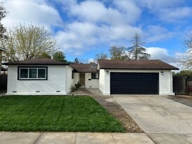 208 Fargo Way in Folsom, CA - Building Photo