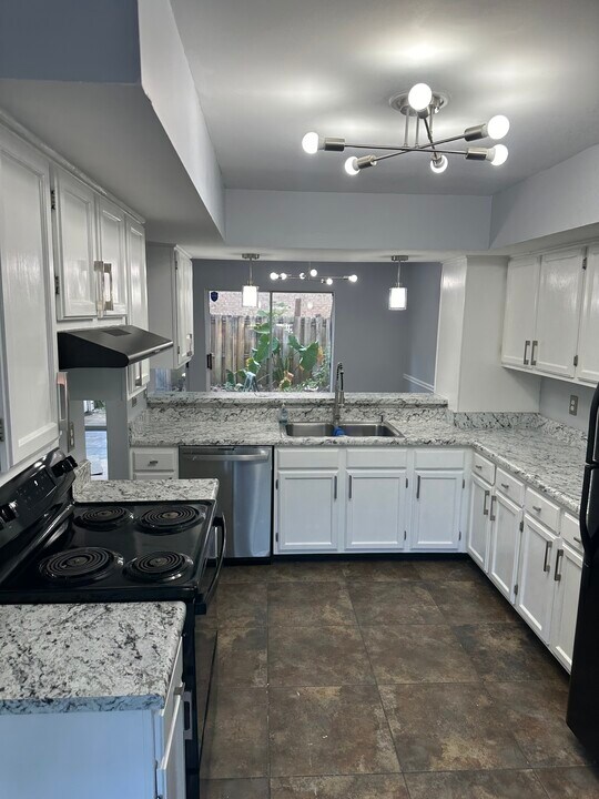 6701 Dickens Ferry Rd in Mobile, AL - Building Photo