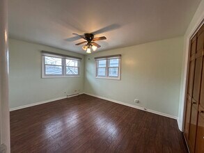 8942 Fairview Ave in Brookfield, IL - Foto de edificio - Building Photo