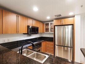 610 Clematis St, Unit 209 in West Palm Beach, FL - Building Photo