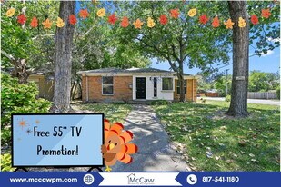 2704 Highwood Dr in Dallas, TX - Building Photo