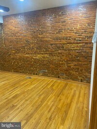 1833 W Lexington St photo'