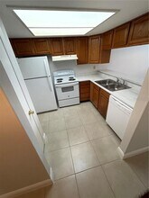 1916 Crystal Grove Dr in Lakeland, FL - Building Photo - Building Photo