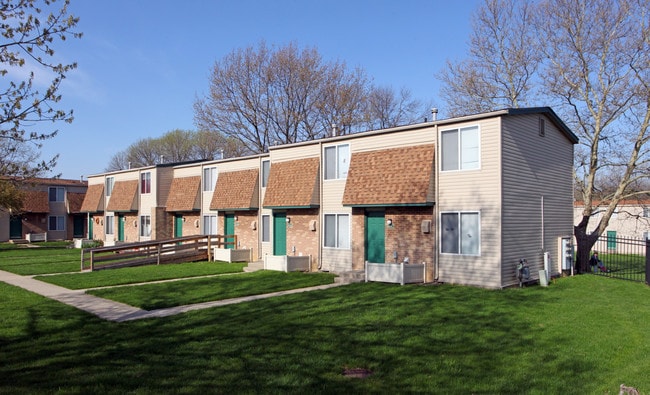 Ashton Square Apartments