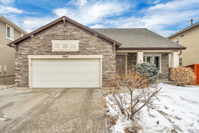 property at 1987 E Aspen Grv Ct