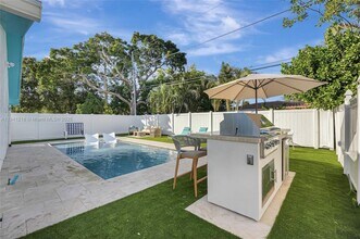 1319 SW 30th St in Fort Lauderdale, FL - Building Photo - Building Photo