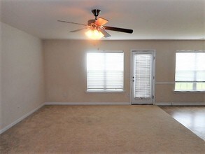 102 Graphite Dr in Gibsonville, NC - Foto de edificio - Building Photo