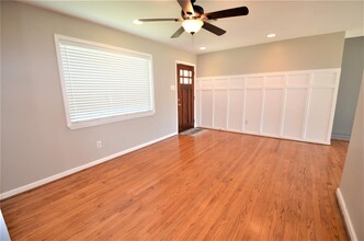 1906 Coulcrest Dr in Houston, TX - Building Photo - Building Photo