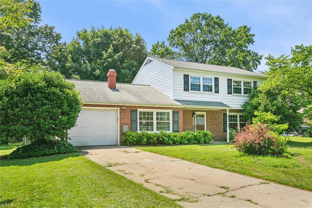 221 Commodore Dr in Hampton, VA - Building Photo