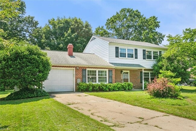 property at 221 Commodore Dr