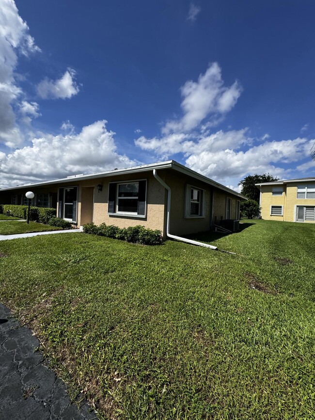 2521 Red Hibiscus Blvd in Delray Beach, FL - Building Photo - Building Photo