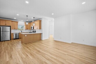 3884 Alsace Ave in Los Angeles, CA - Building Photo - Building Photo