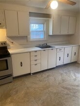 221 River Meadow Dr in Rochester, NY - Building Photo - Building Photo