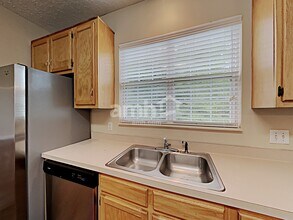 405 Edencrest Ct in Antioch, TN - Foto de edificio - Building Photo