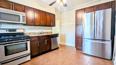 3750 W Giddings St, Unit 3 in Chicago, IL - Building Photo - Building Photo